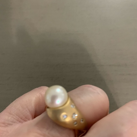 Genuine gold and pearl ring with diamond accents - Picture 2 of 9